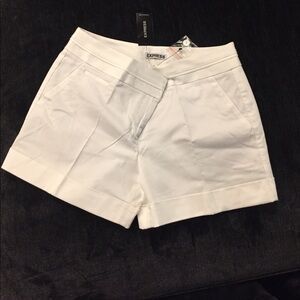 Crisp white shorts. Brand new with tags love them, but they didn't fit me
